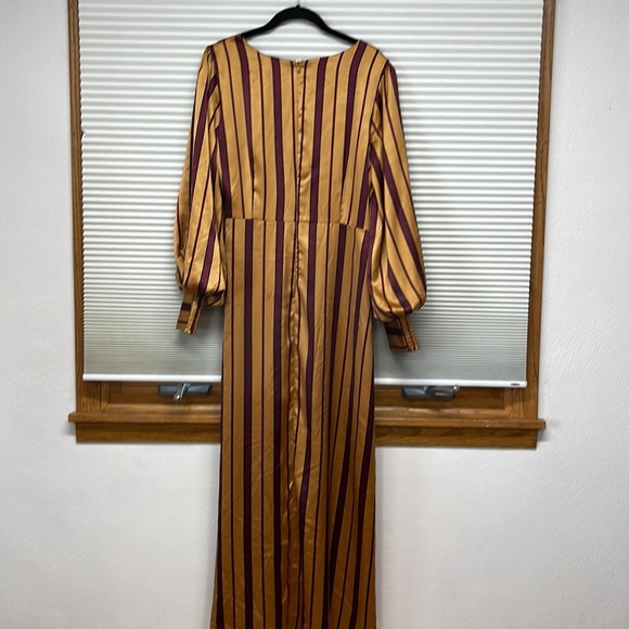 Skies Are Blue NWT Jiya Satin Striped Twist Front Maxi Dress Size Large - Picture 13 of 16
